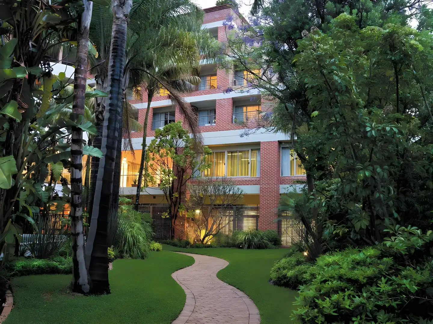 Adina Sydney, Crown Street Garten