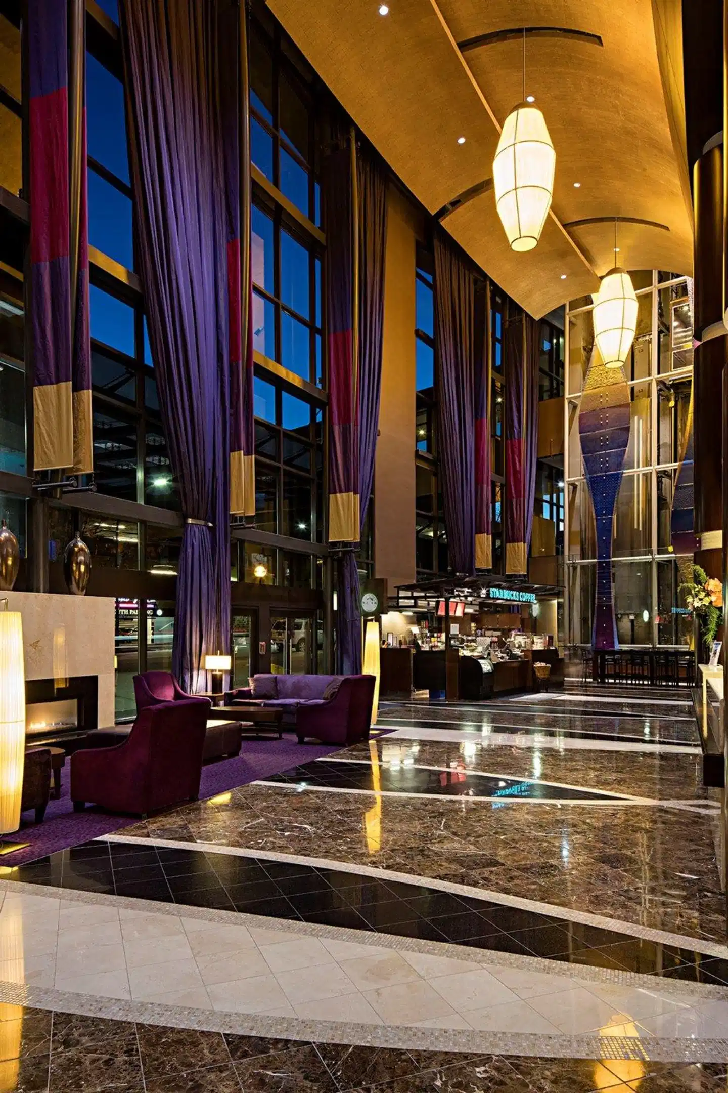 Delta Hotels by Marriott Burnaby Conference Centre Lobby