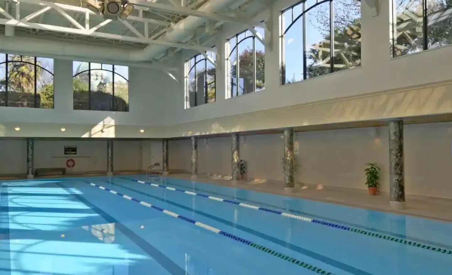 Grand Pacific Hallenbad