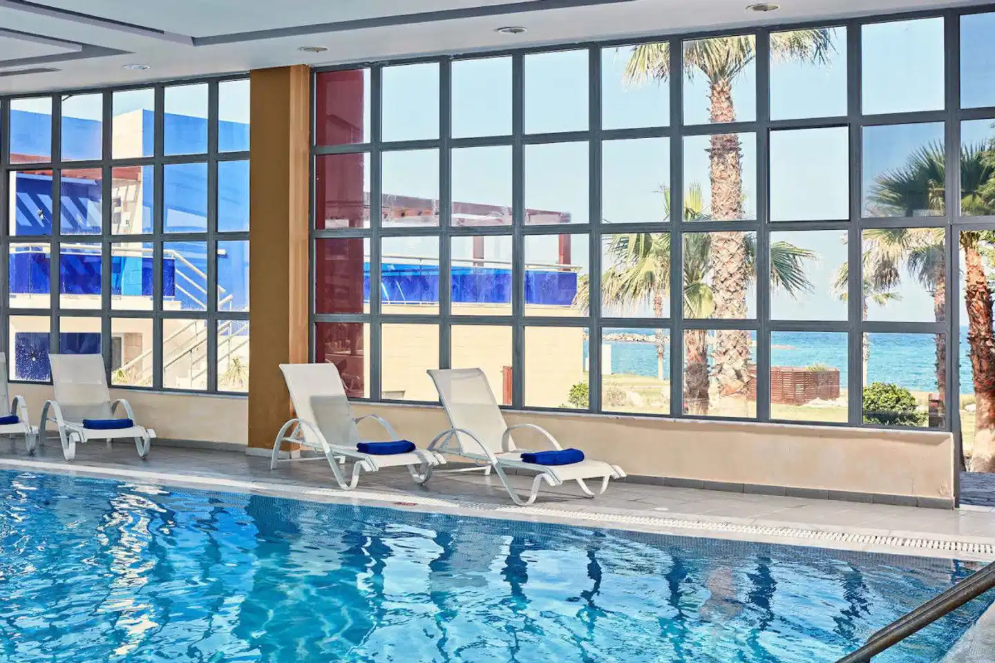 Nautica Blue Exclusive Resort Hallenbad