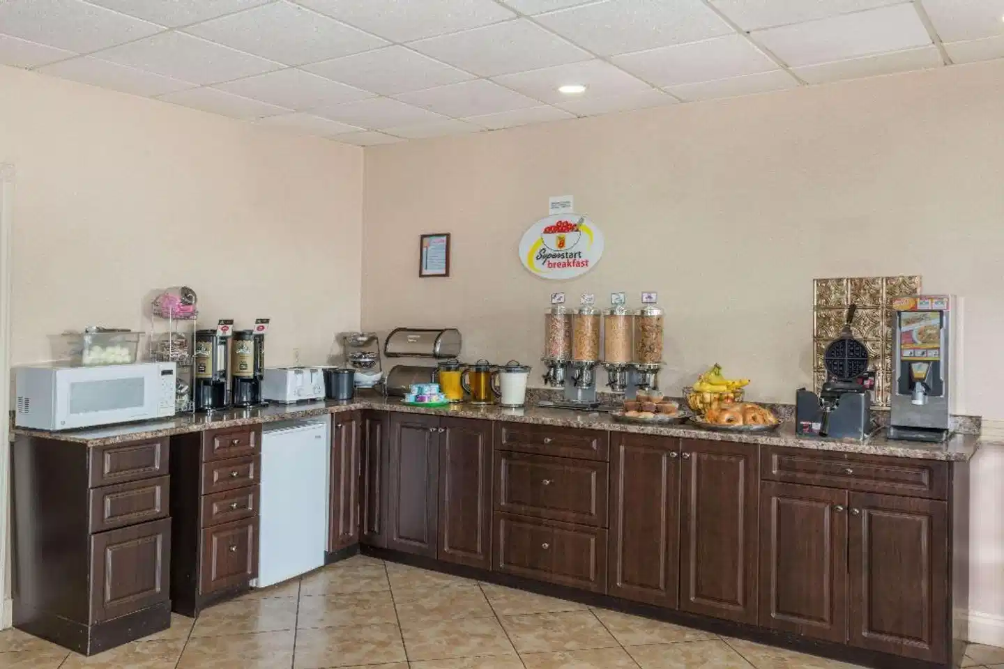 Super 8 by Wyndham Cambridge/Kitchener/Waterloo Area Restaurant