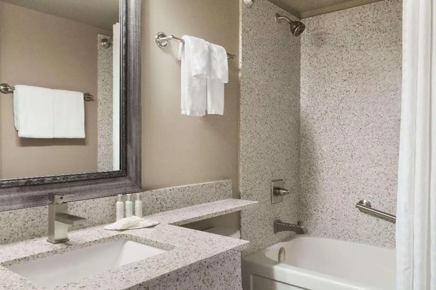 Travelodge Prince George Badezimmer