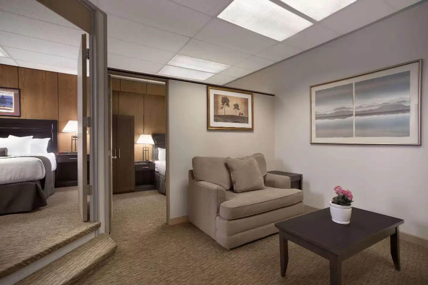 Days Inns & Suites Sault Ste. Marie Lobby