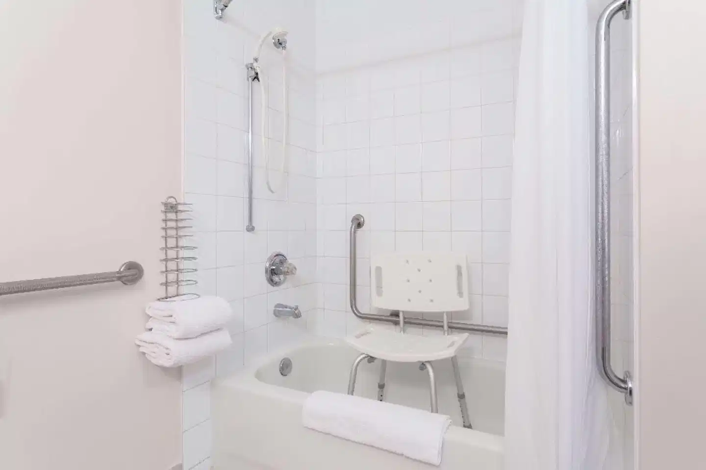 Super 8 by Wyndham Golden Badezimmer