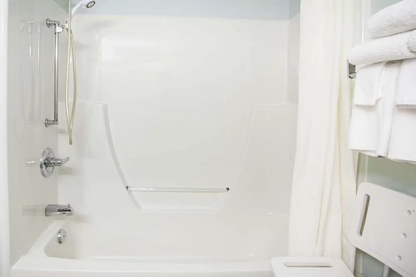 Super 8 by Wyndham Kindersley Badezimmer