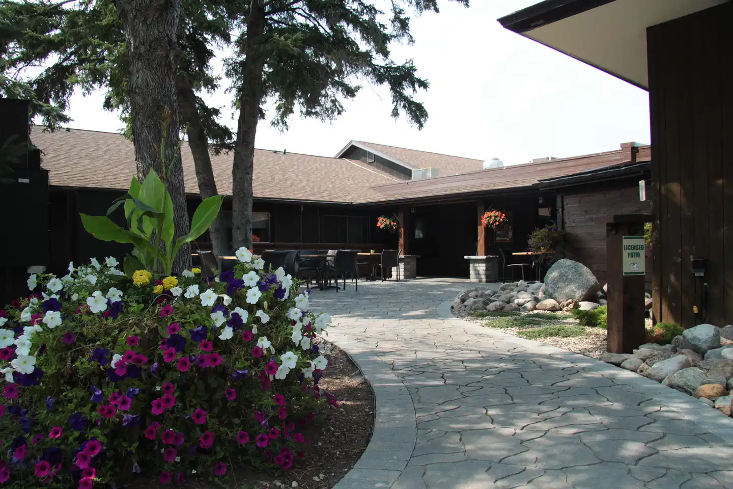 Elkhorn Resort Spa & Conference Centre Terrasse