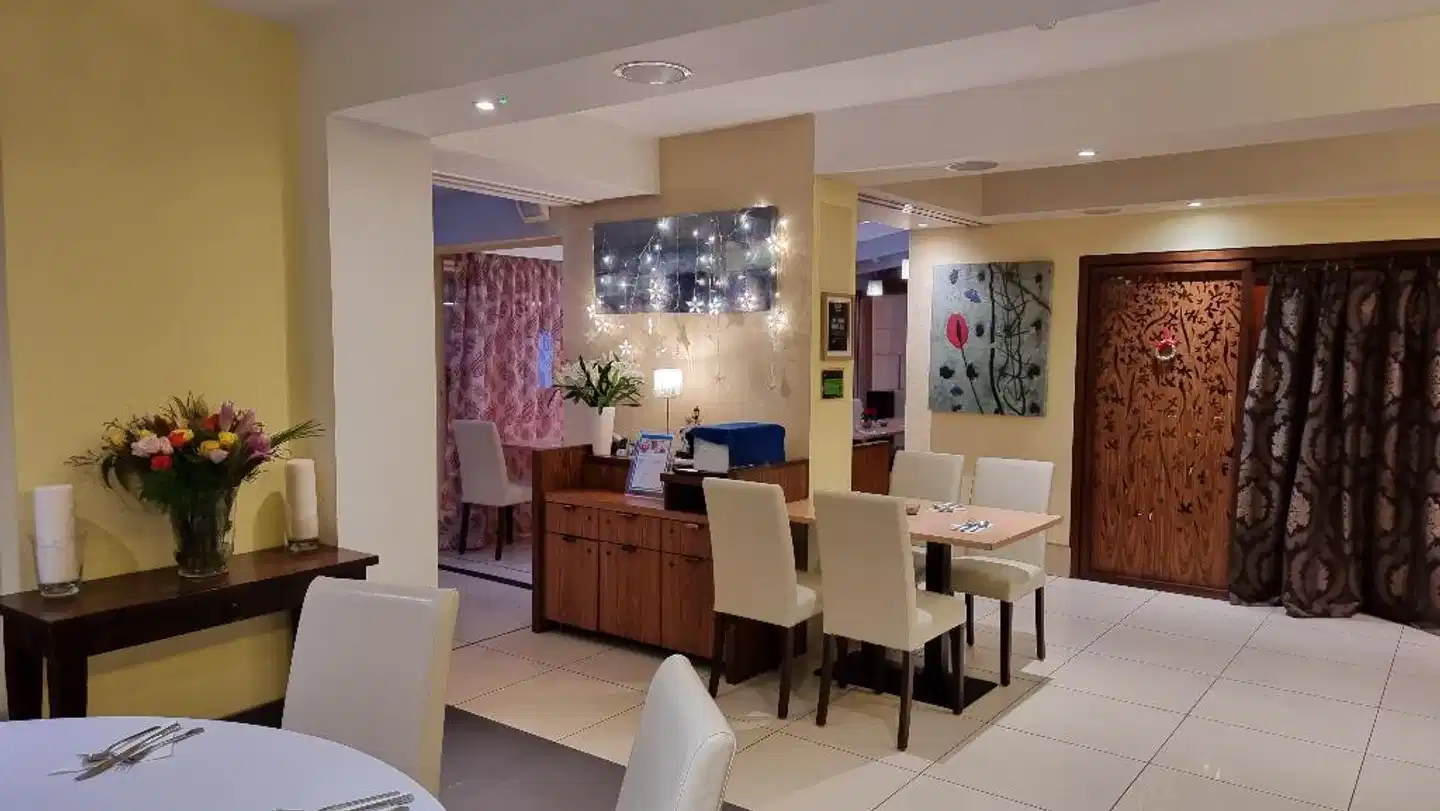 The Park City Grand Plaza Kensington Lobby