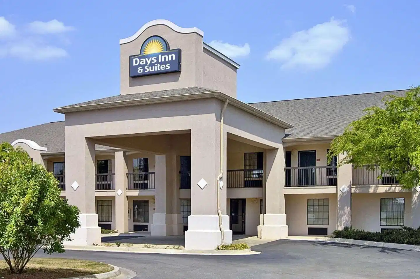 Days Inn & Suites by Wyndham Fort Valley Aussenansicht