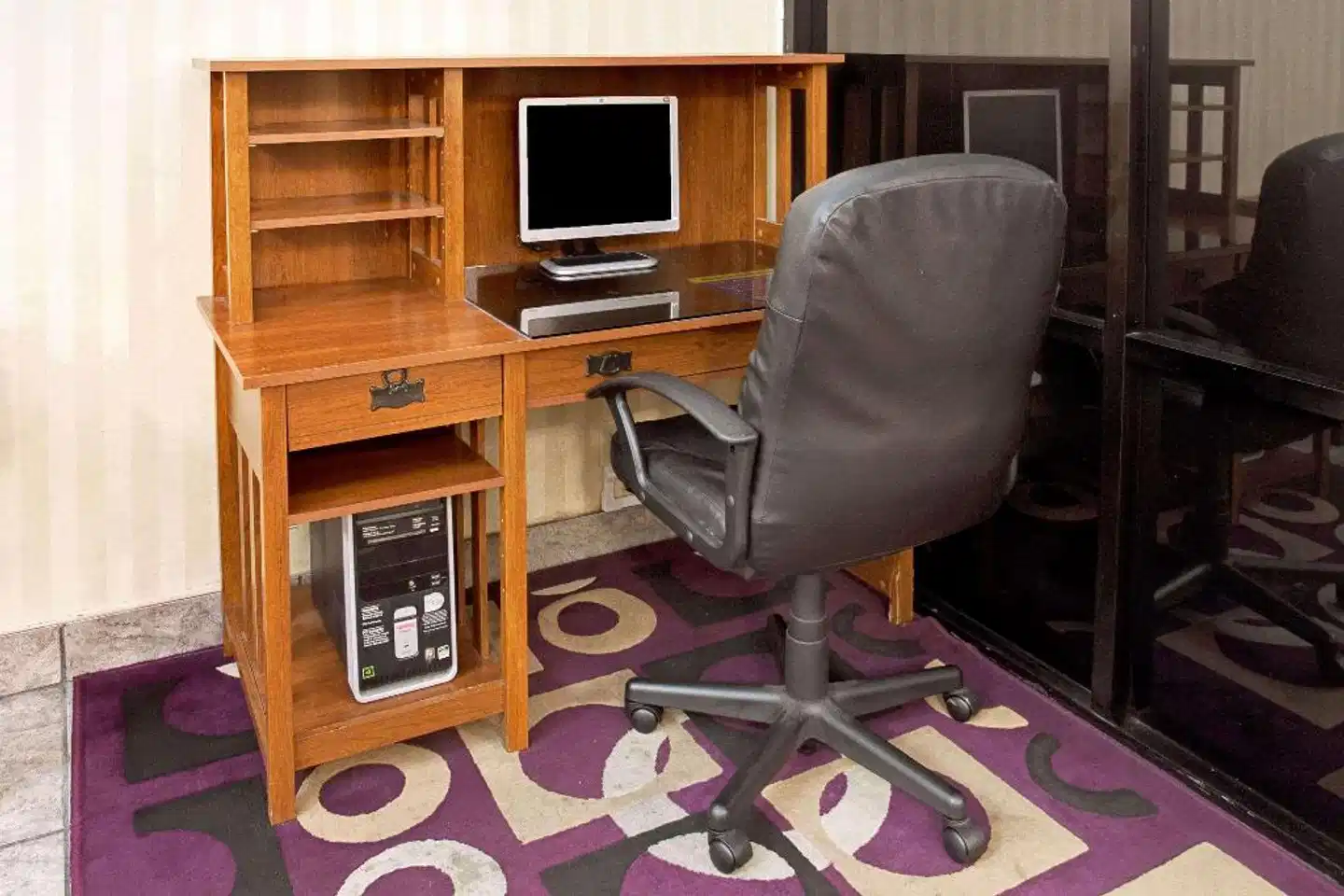 Days Inn & Suites by Wyndham Artesia Lobby