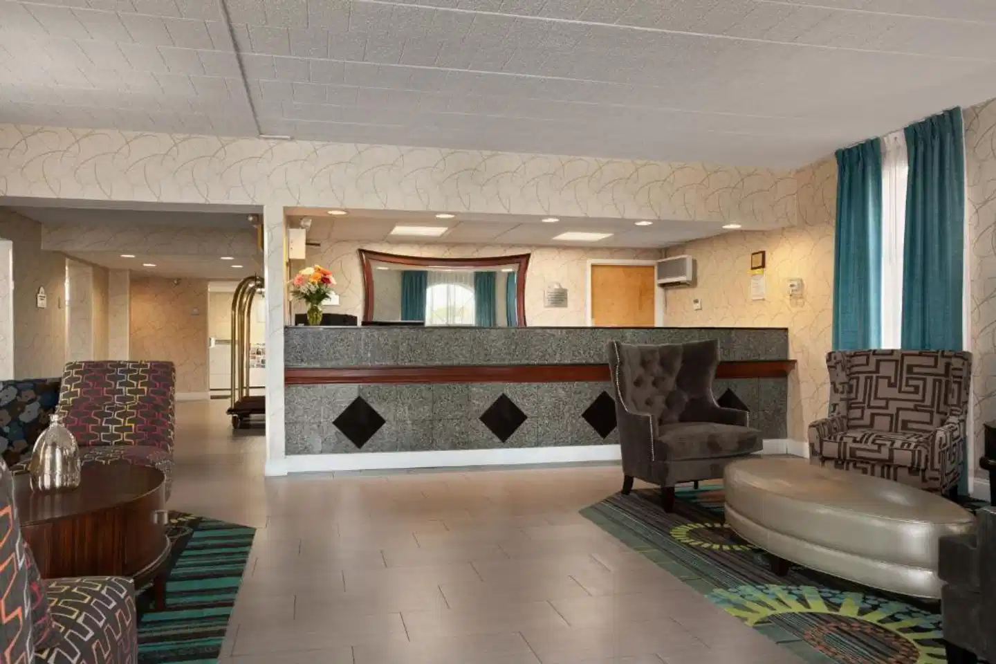 Days Inn by Wyndham Reading Wyomissing Lobby