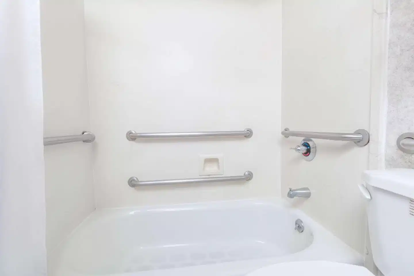 Days Inn by Wyndham Los Angeles LAX/VeniceBch/Marina DelRay Badezimmer