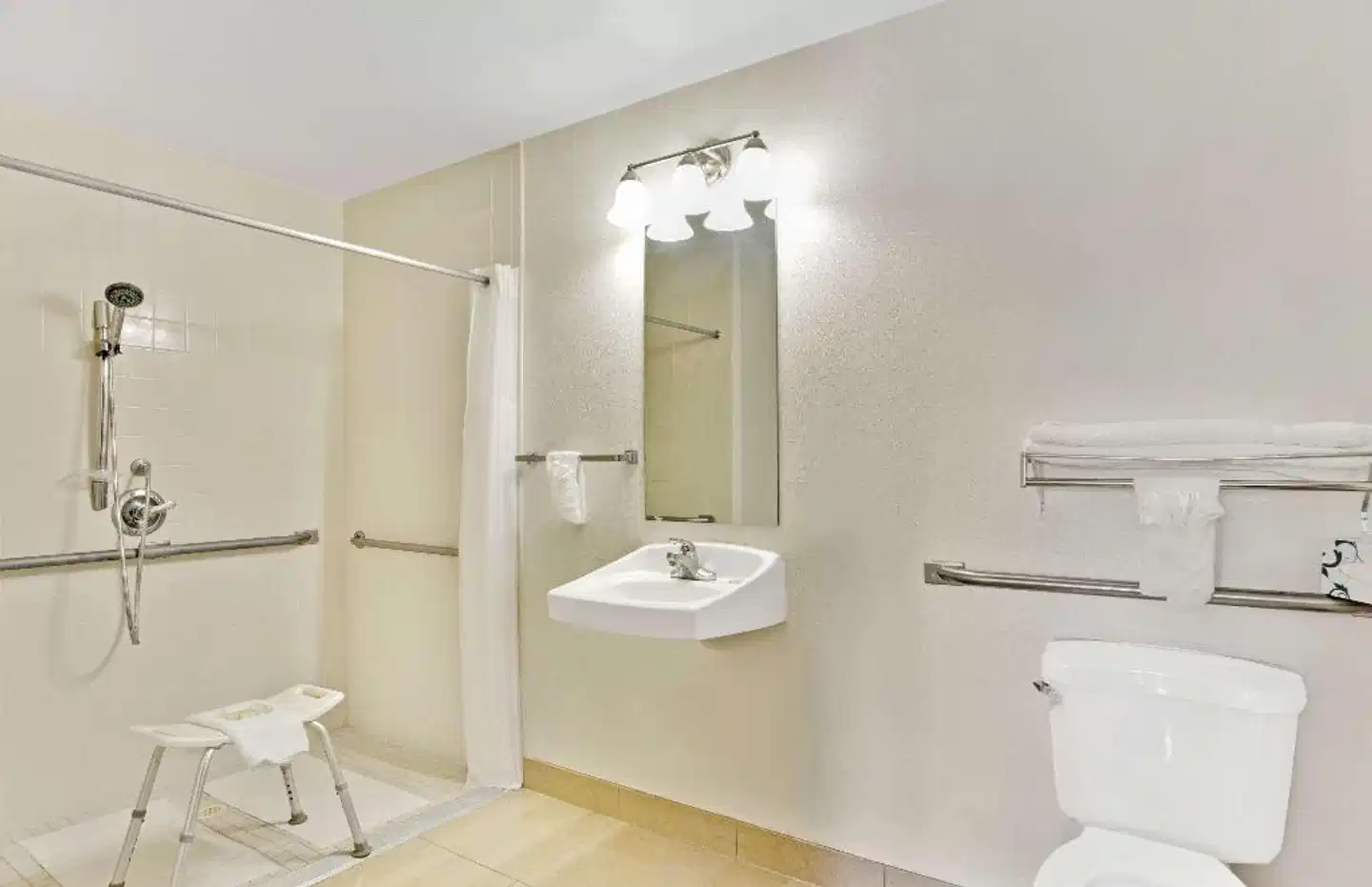 Super 8 by Wyndham Tucson/Grant Road Area AZ Badezimmer