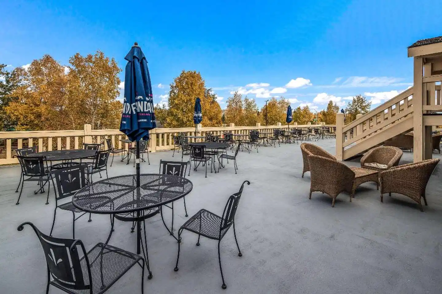 Clarion Hotel & Suites Fairbanks near Ft. Wainwright Terrasse