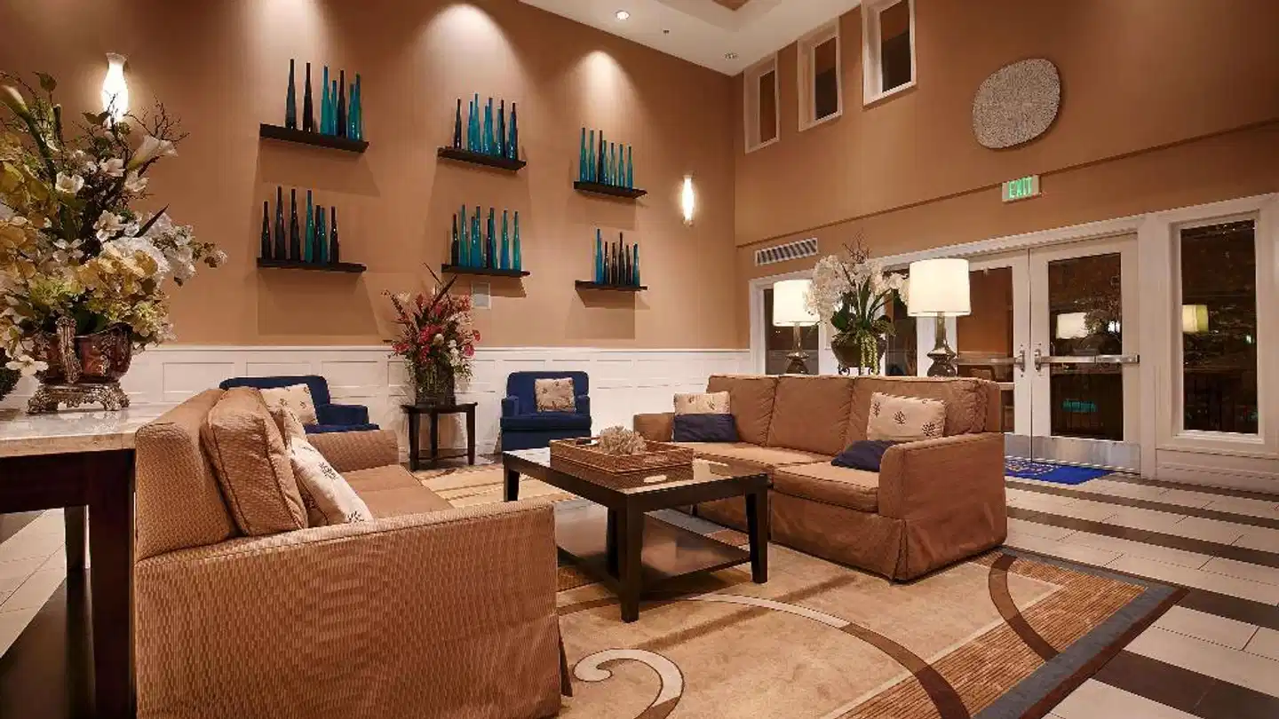 Best Western Plus Marina Gateway Lobby