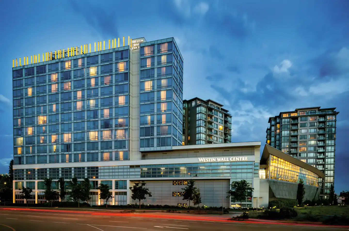 The Westin Wall Centre Vancouver Airport Aussenansicht
