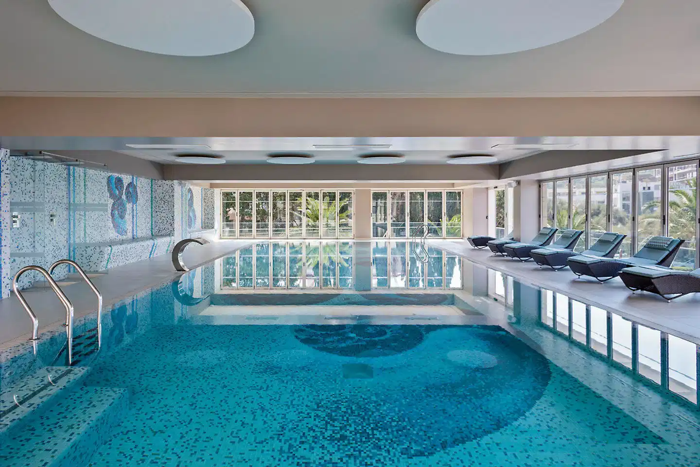 AMI Budva Petrovac Hallenbad