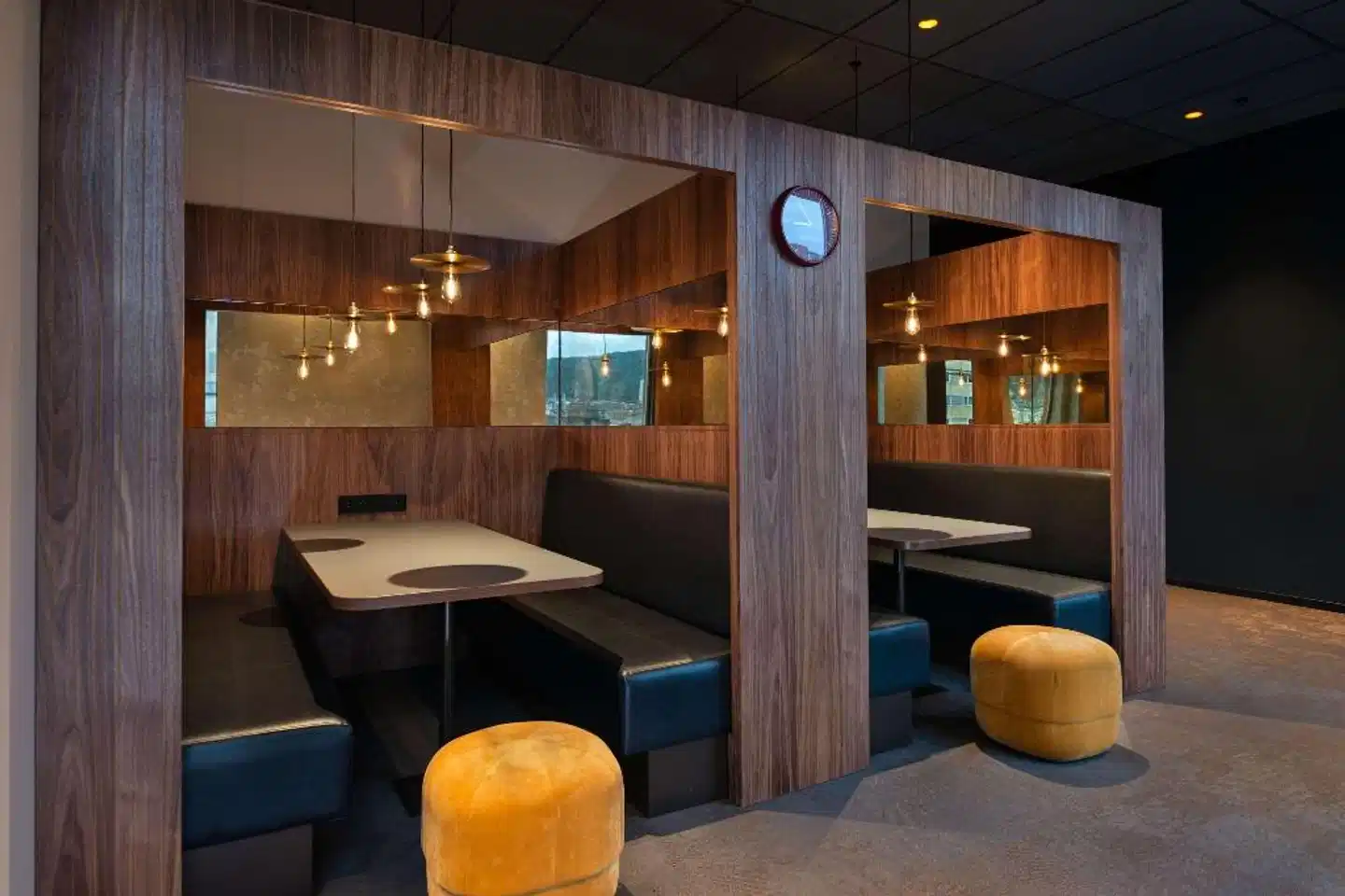 Quality Hotel River Station Bar