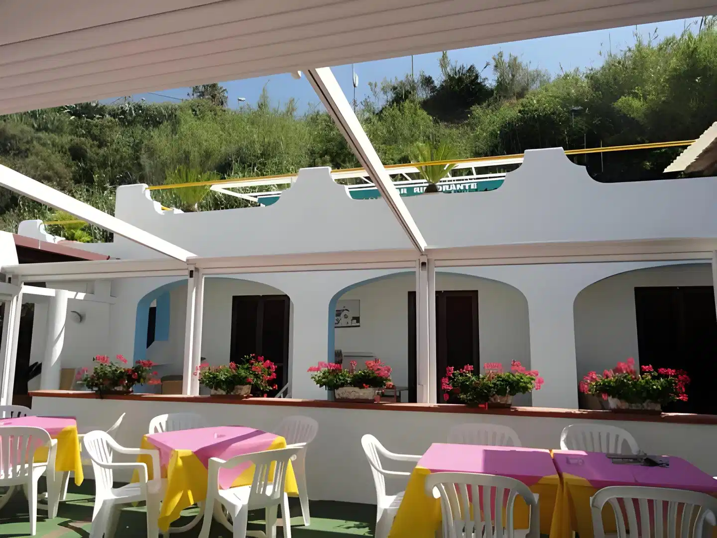 Cava Dell'Isola Terrasse