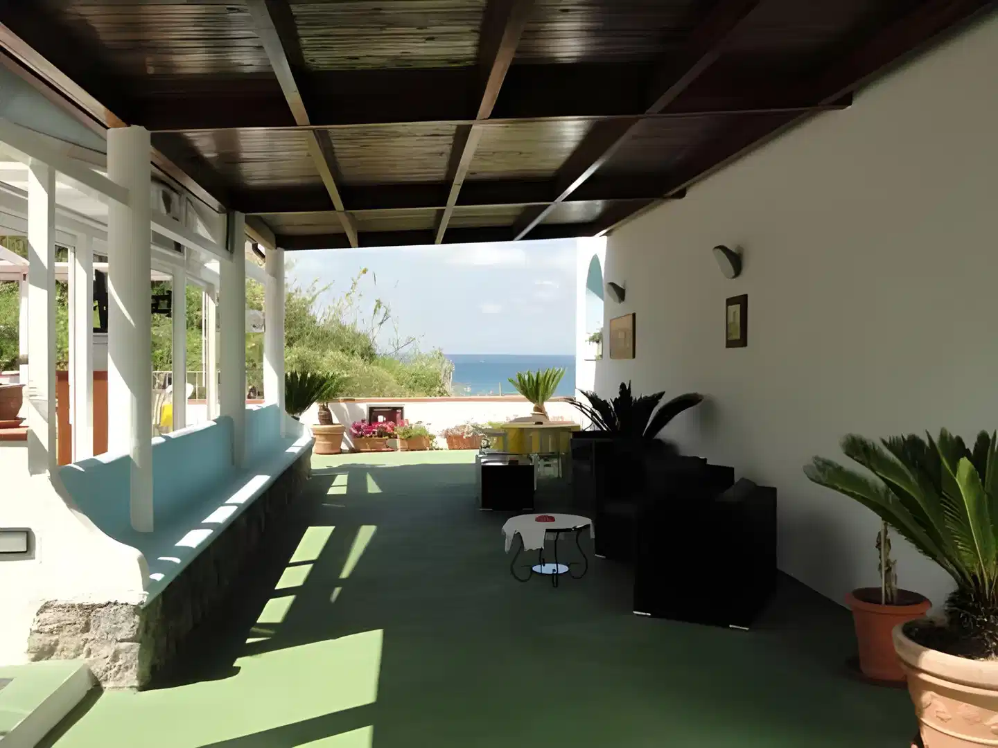 Cava Dell'Isola Lobby