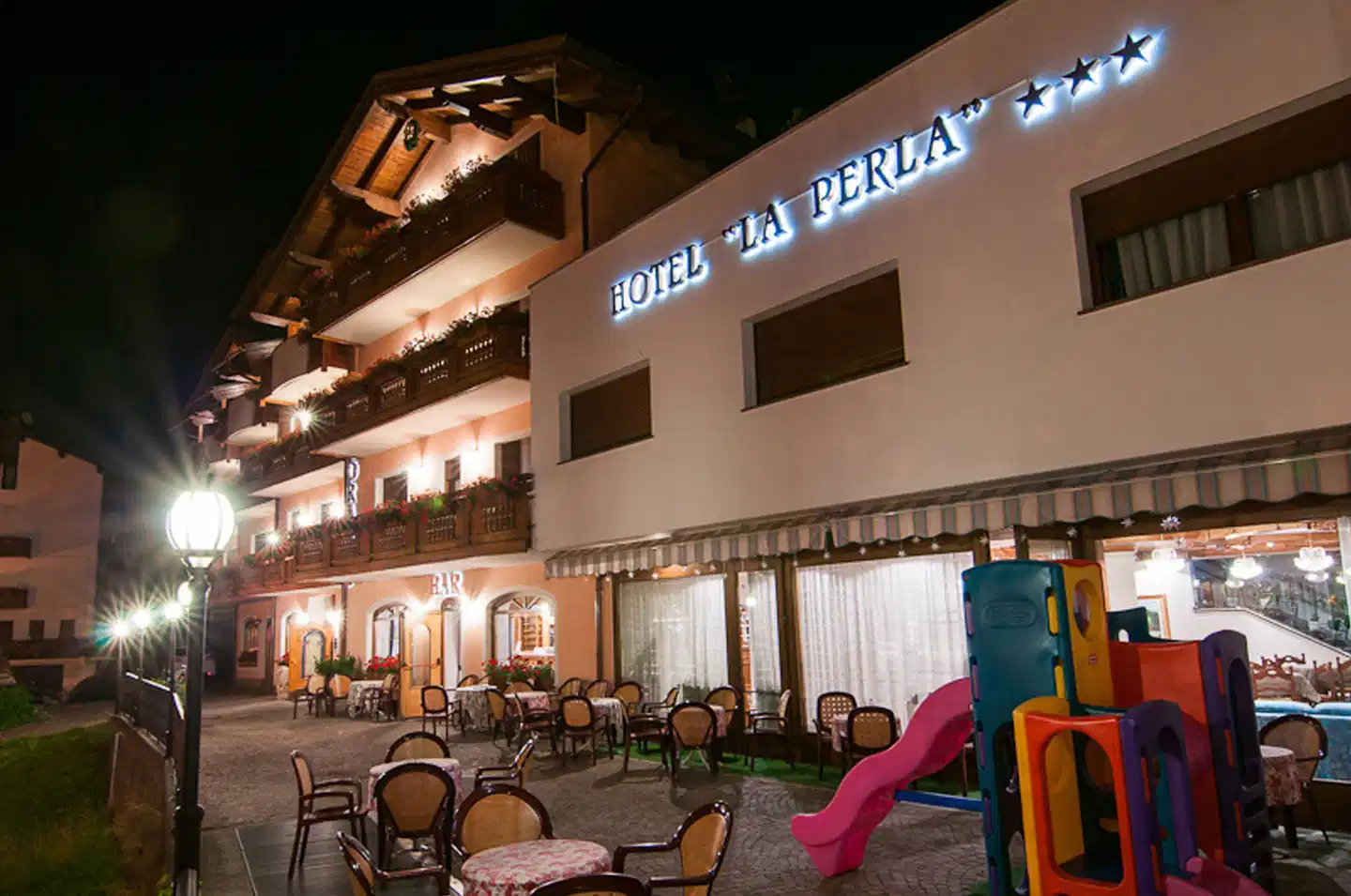 Family Hotel La Perla Restaurant