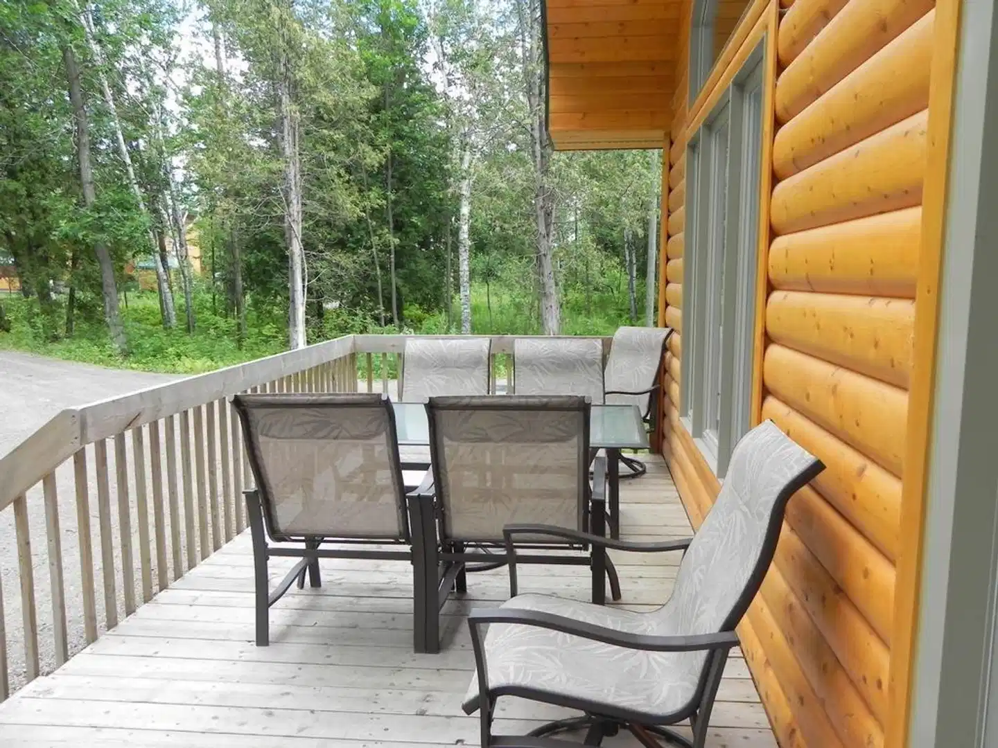 Chalets et Spa Lac Saint-Jean Terrasse