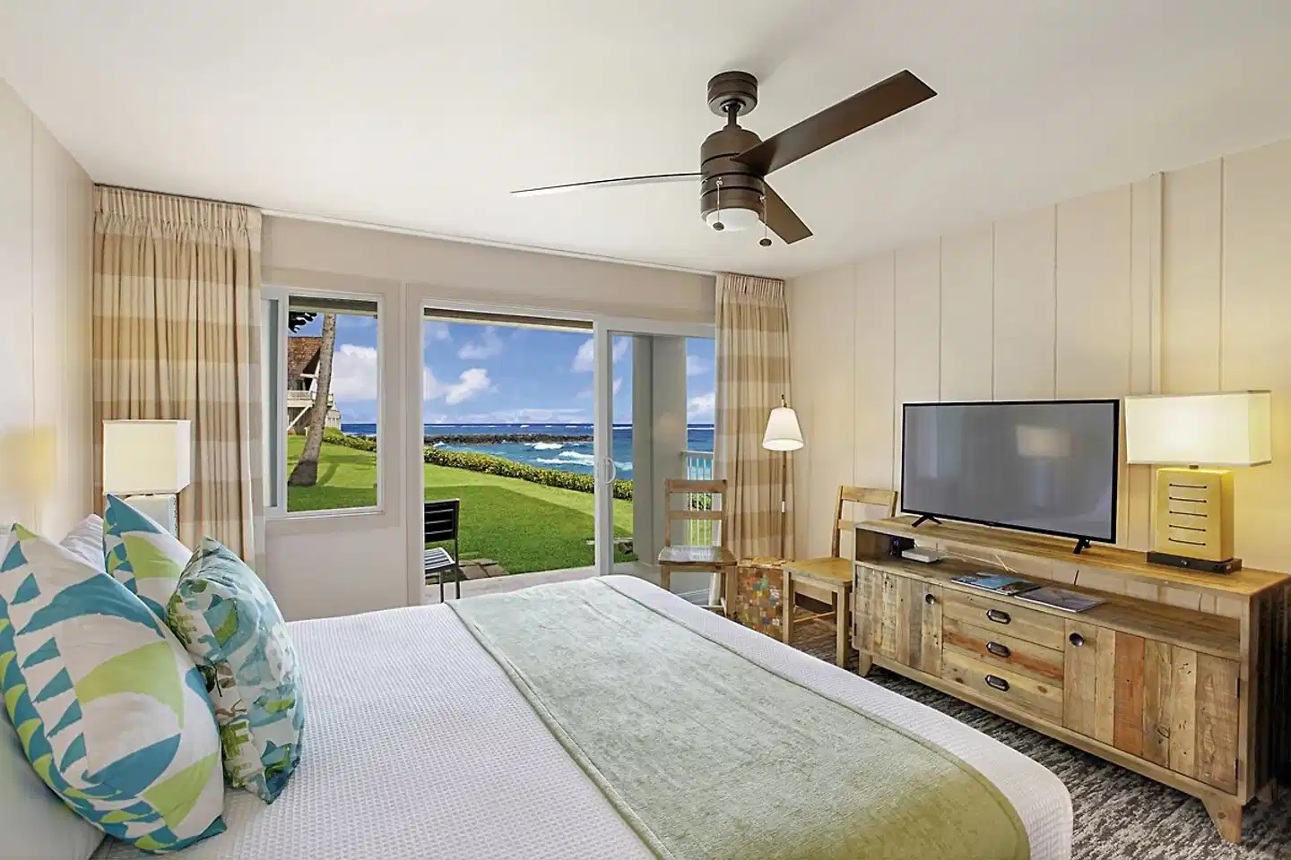 The ISO.Island.Sky.Ocean. Wohnbeispiel