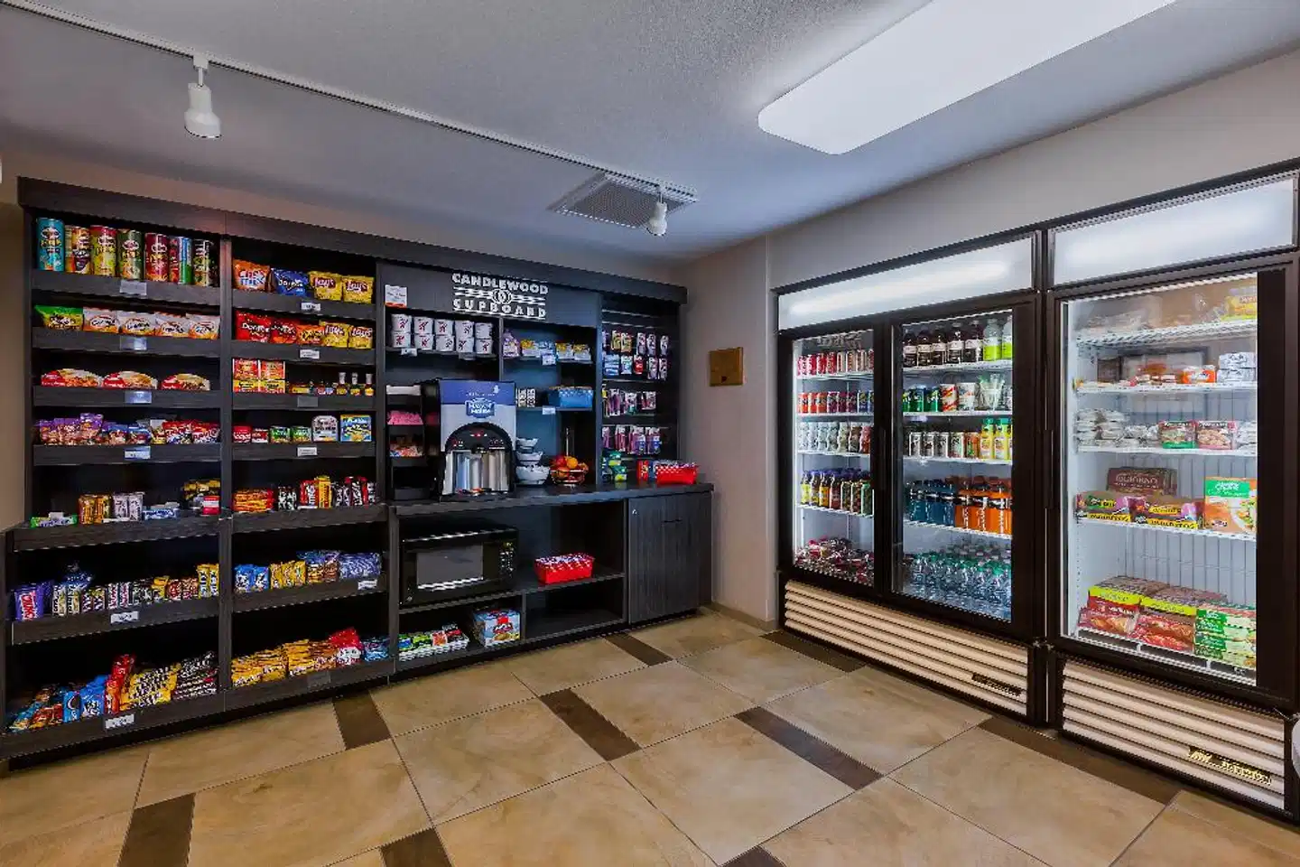 Candlewood Suites Tucson Bar