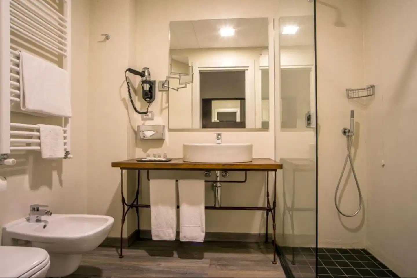 Phi Hotel Milano Badezimmer