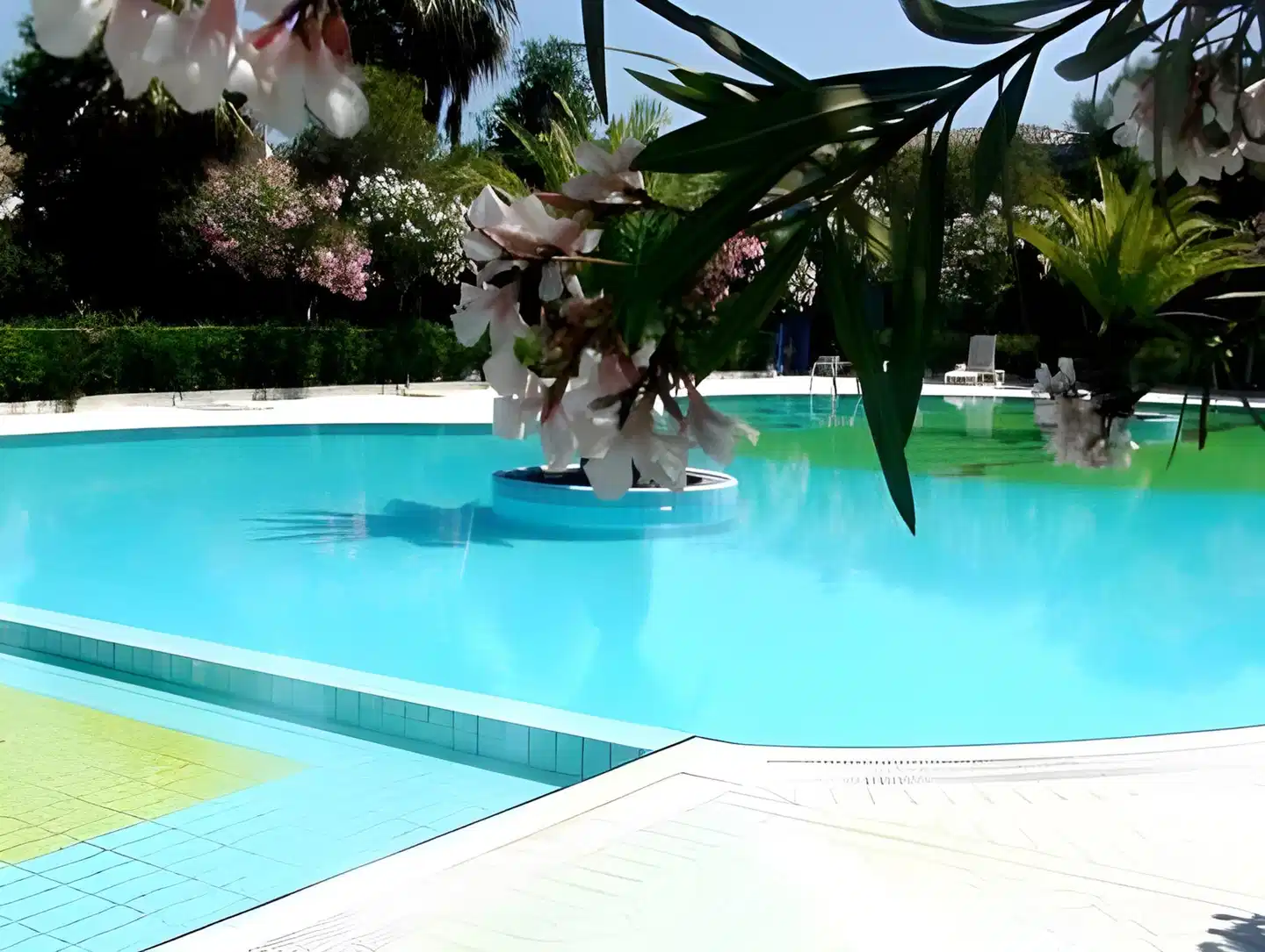 Residence Oasi Anfiteatro Pool