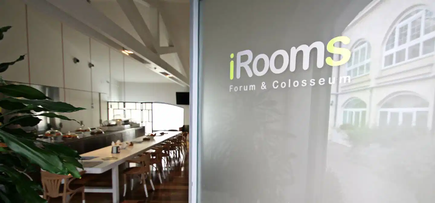 iRooms Forum & Colosseum Bar
