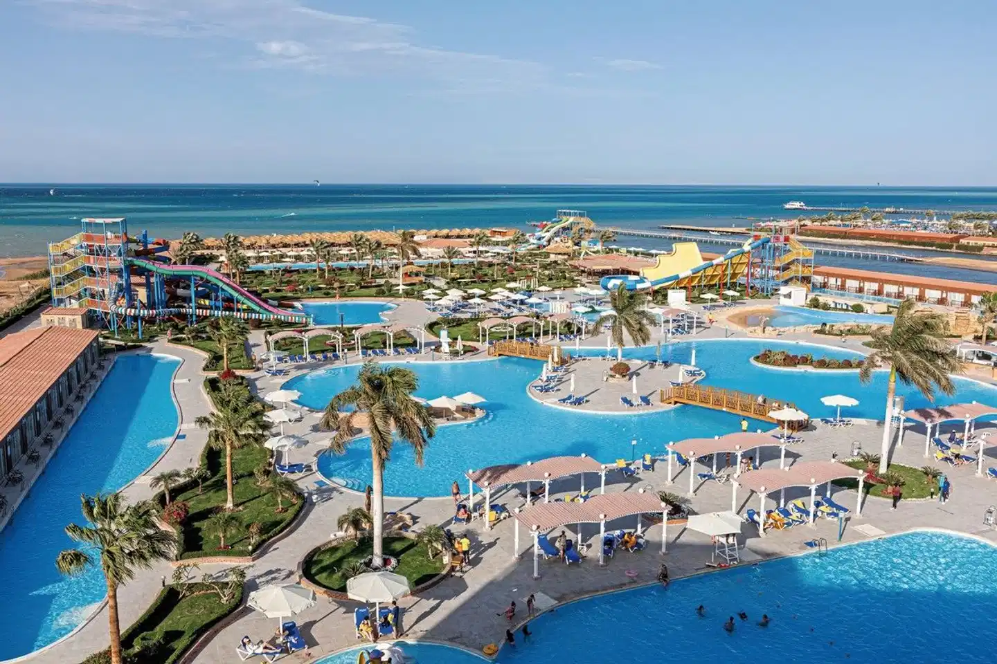 SUNRISE Alora Aqua Park Resort Pool