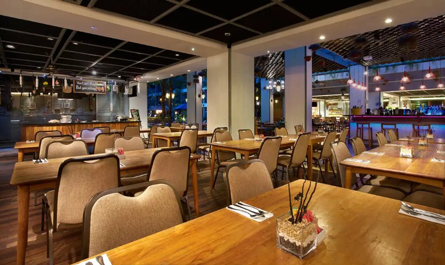 Ramada Encore Bali Seminyak Bar