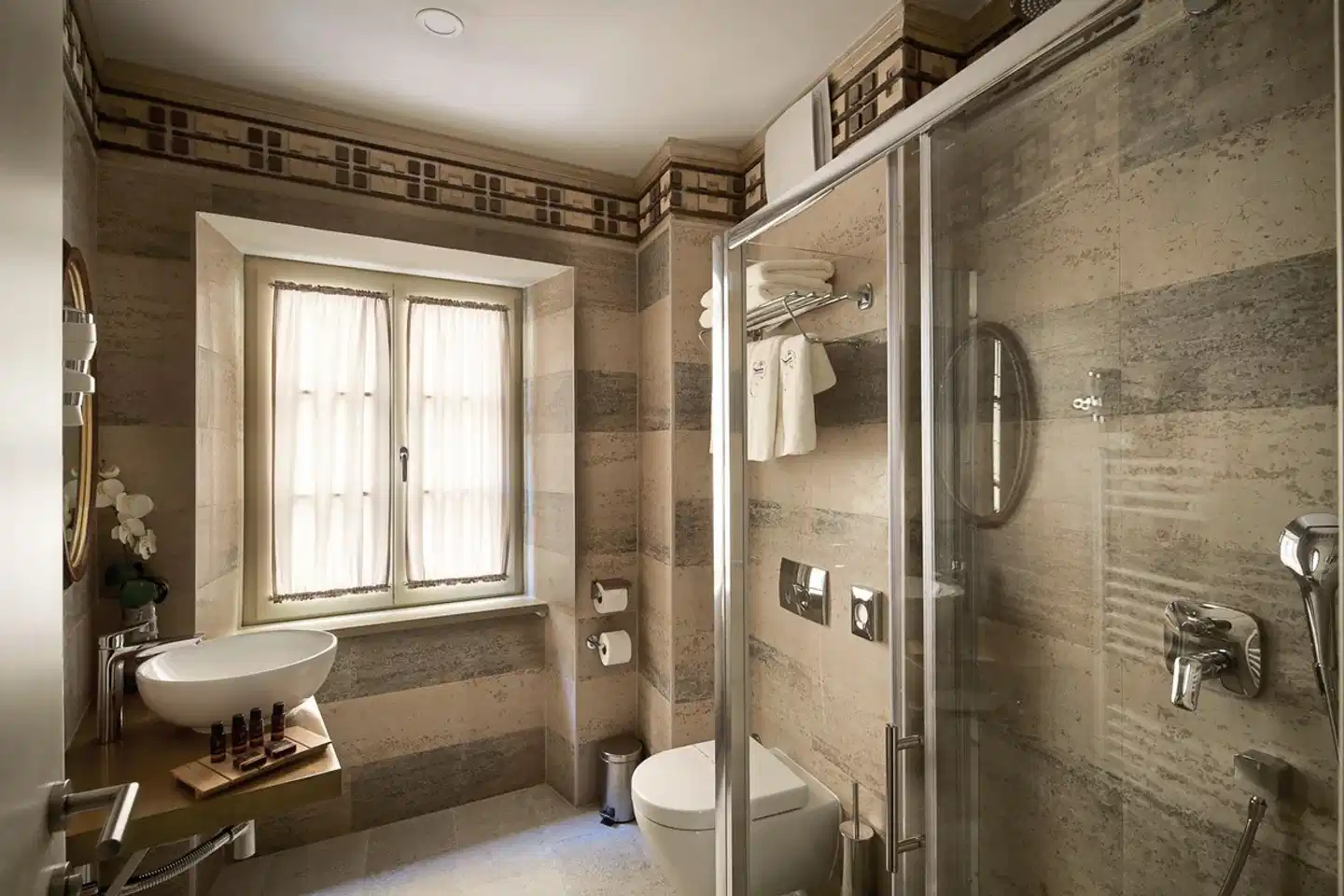 Heritage Hotel Life Palace Badezimmer