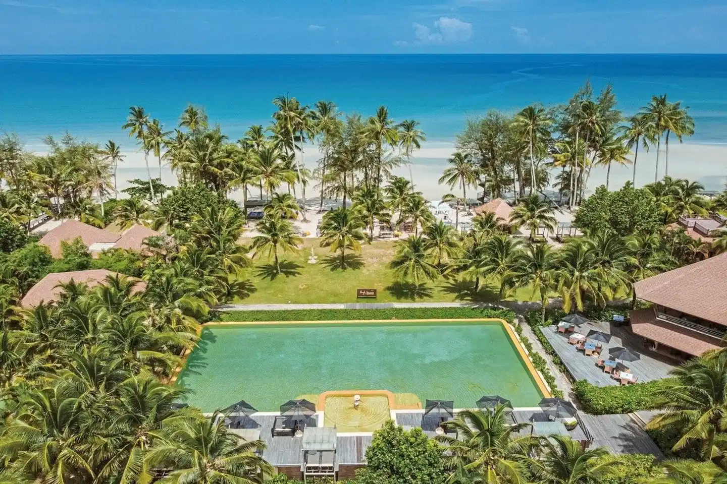 High Season Pool Villa & Spa Pool