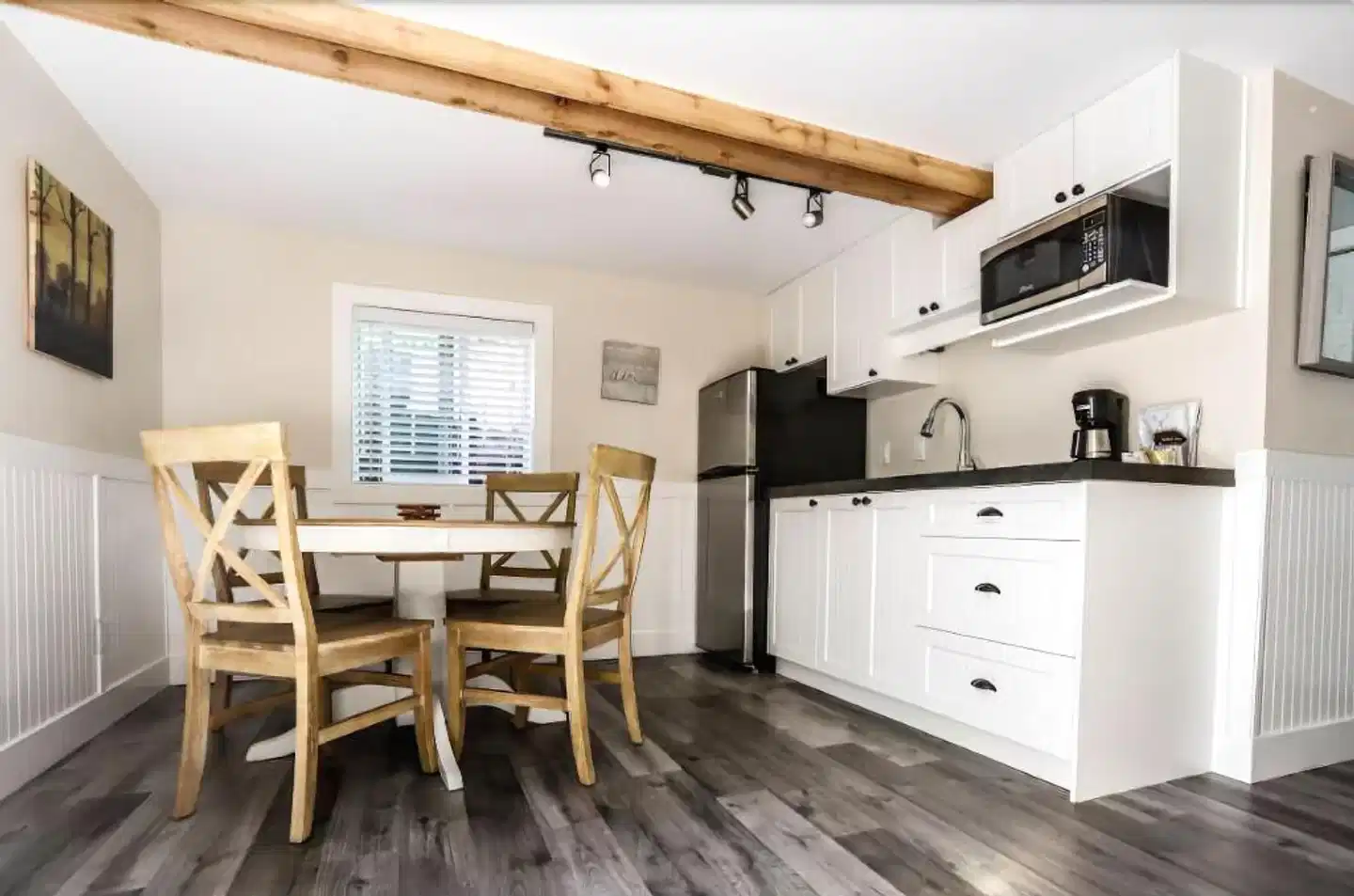 Wild Renfrew Seaside Cottages Wellness