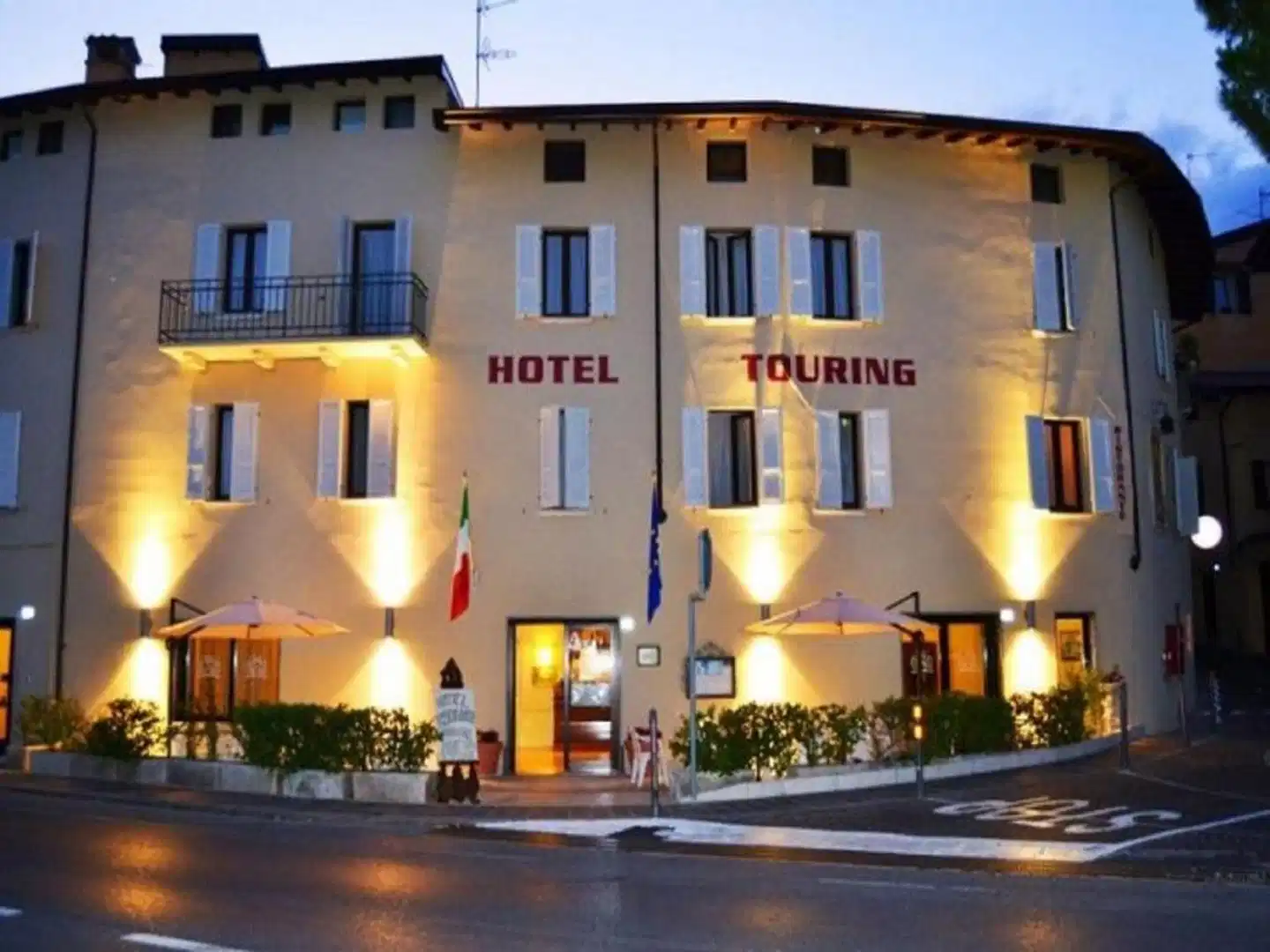 Hotel Touring Gardone Riviera Aussenansicht