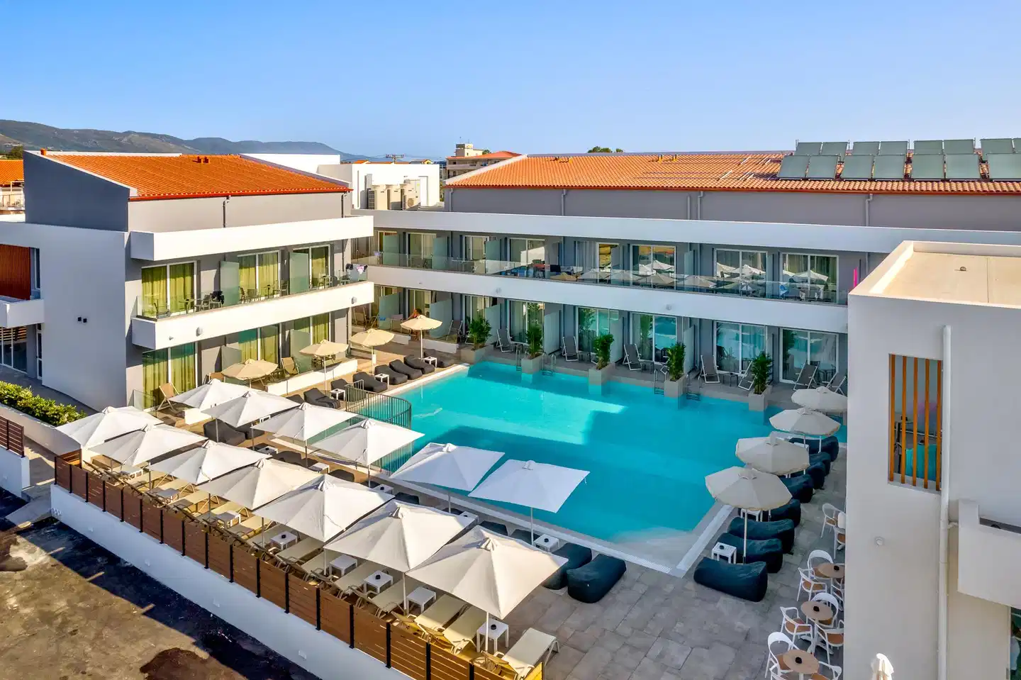 White Olive Premium Hotel Pool