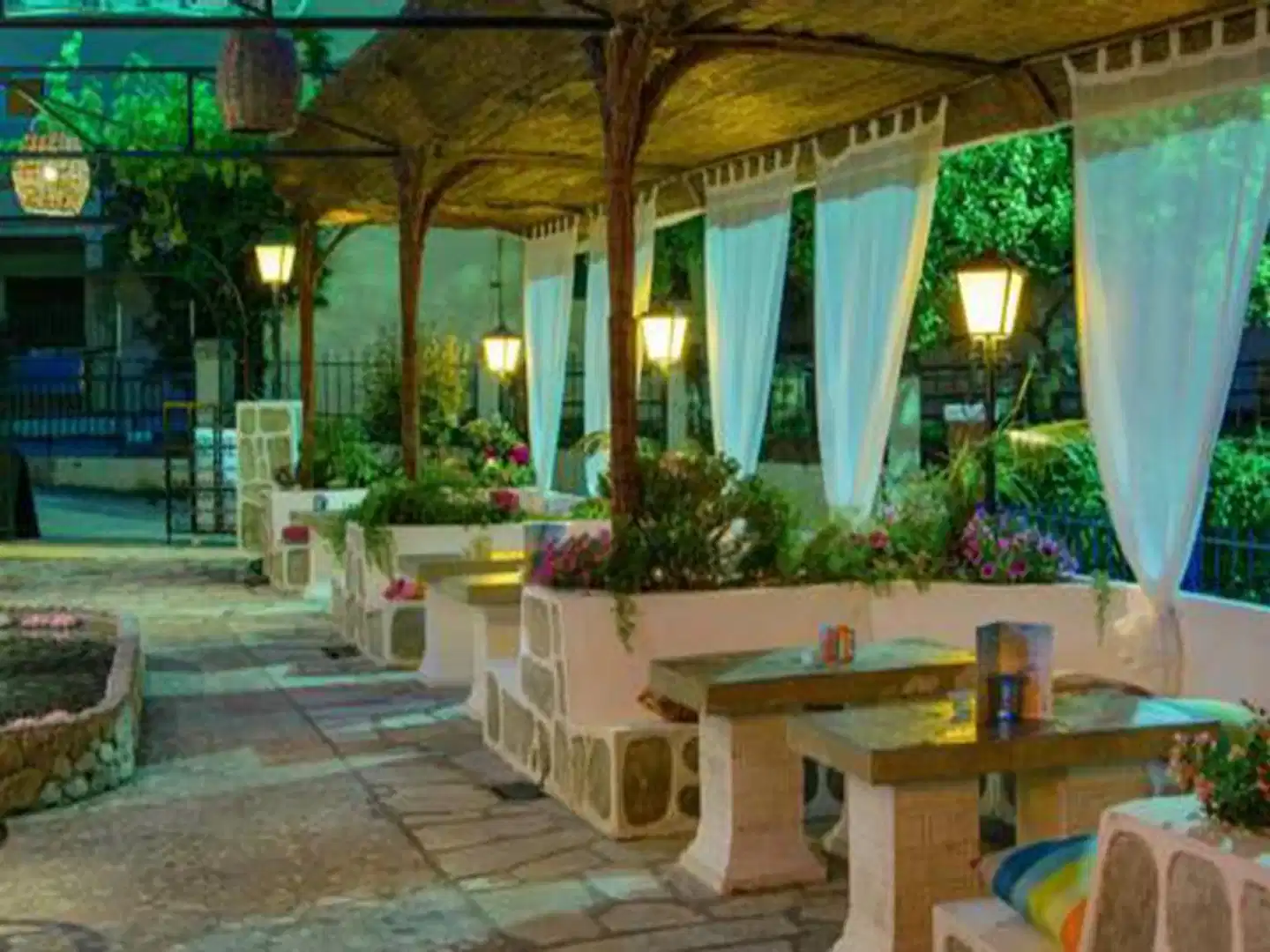 Sirena Beach Hotel Terrasse