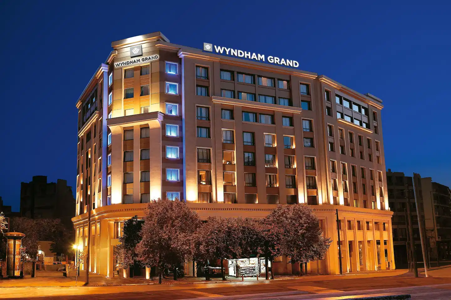 Wyndham Grand Athens Aussenansicht
