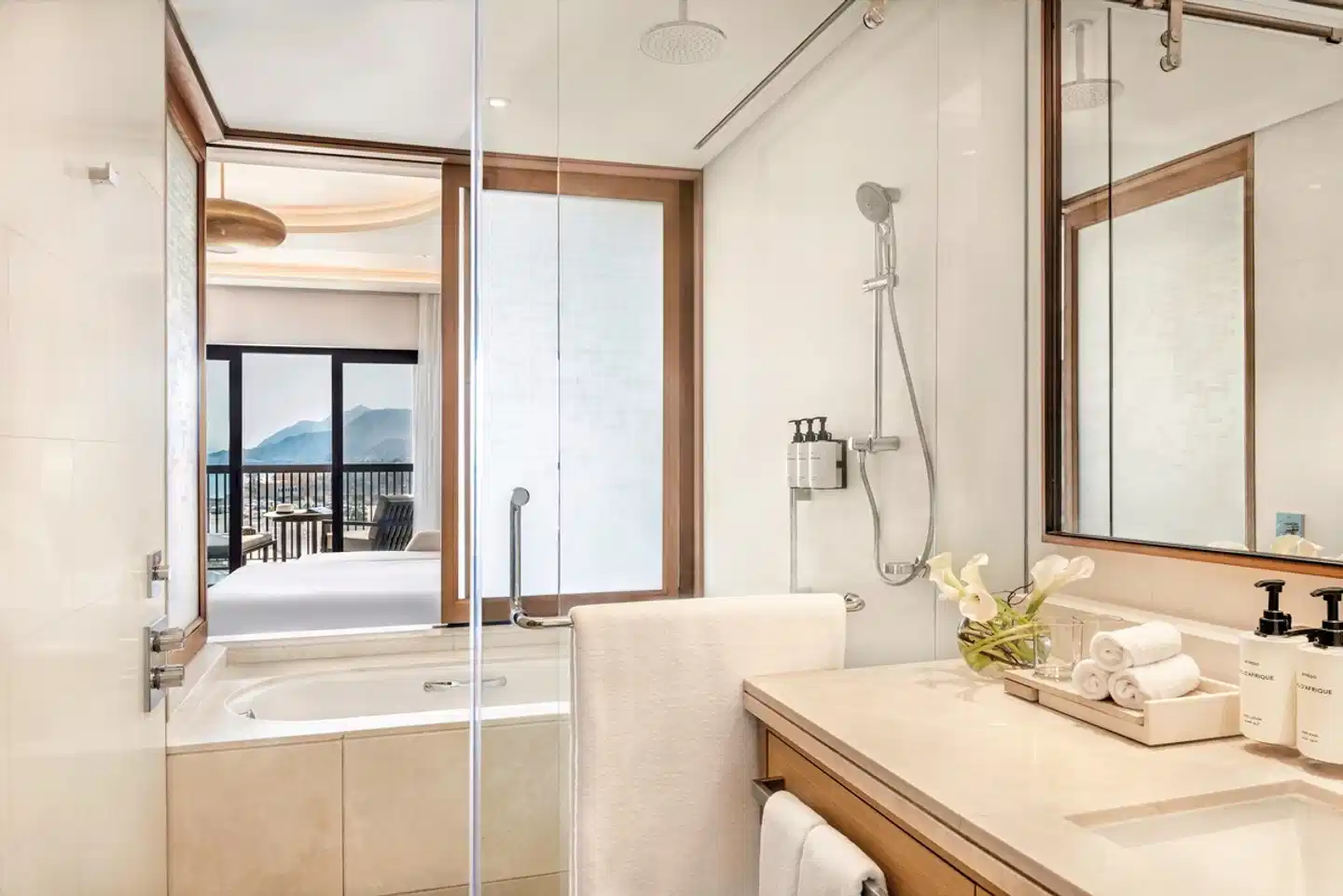 InterContinental Fujairah Resort BATHROOM