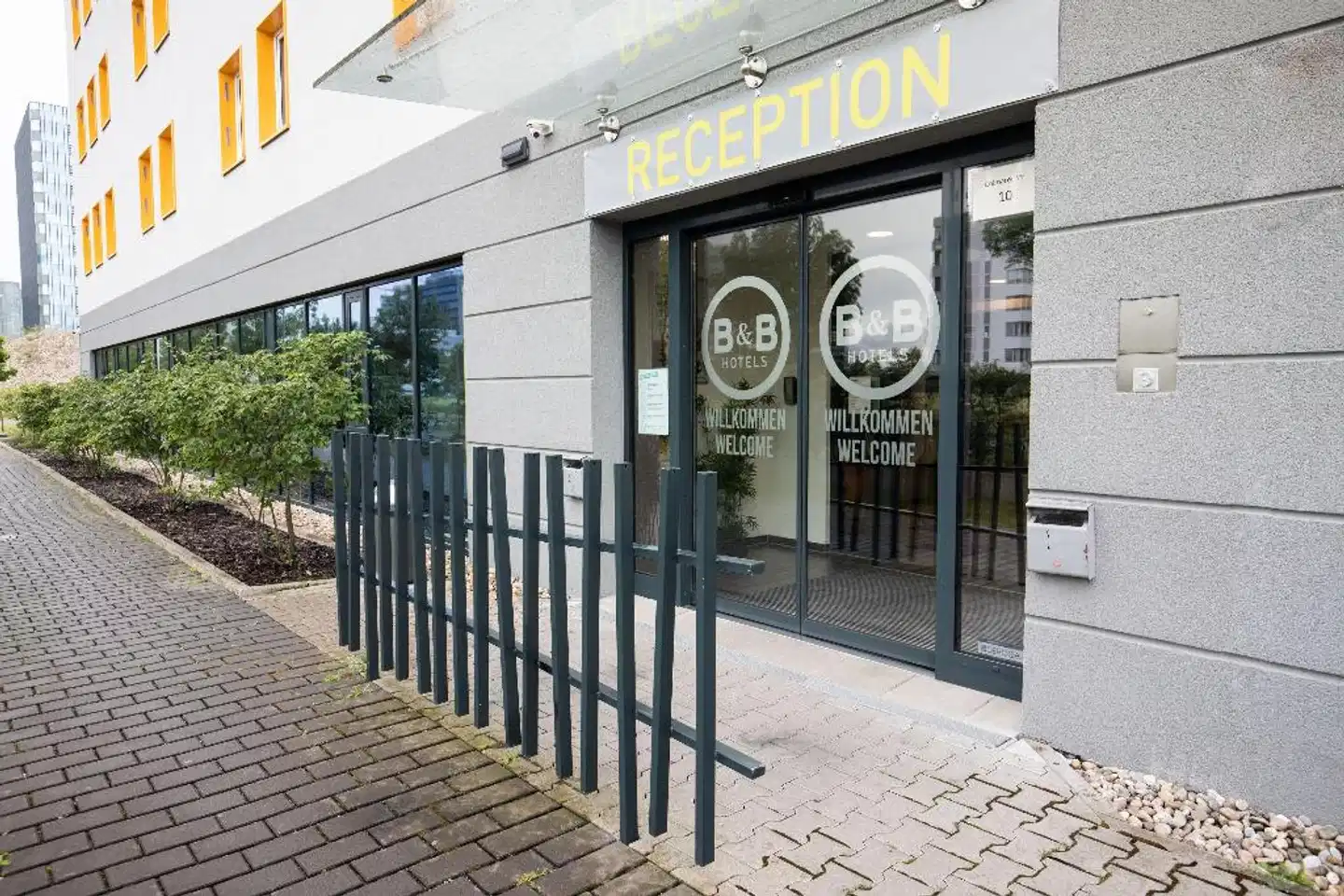 B&B Hotel Frankfurt-Airport Aussenansicht