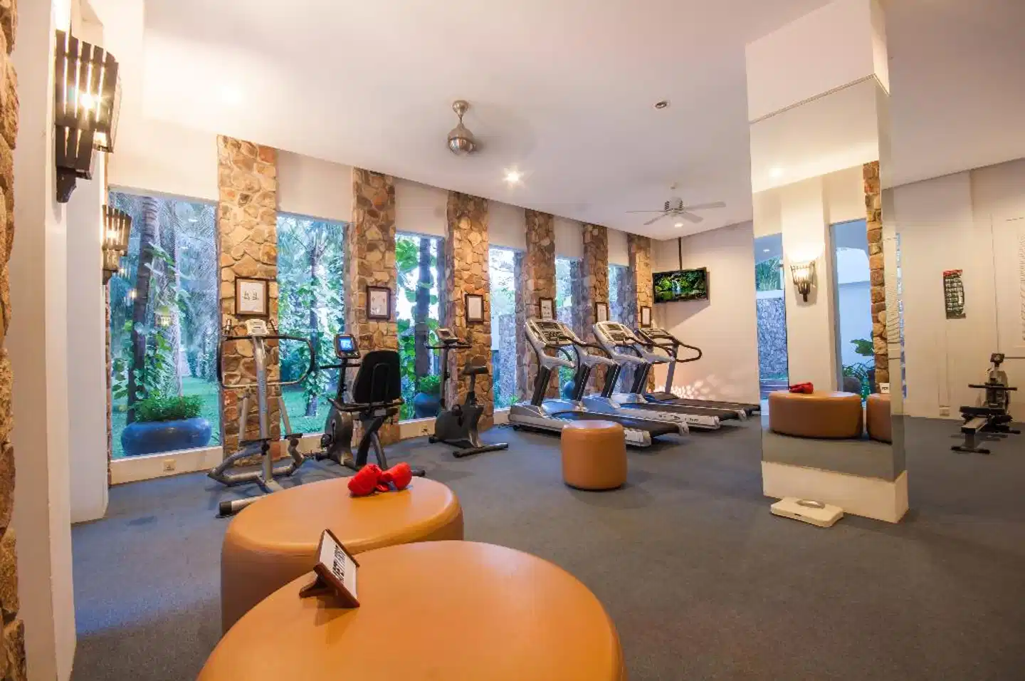 Lotus Blanc Hotel Bar