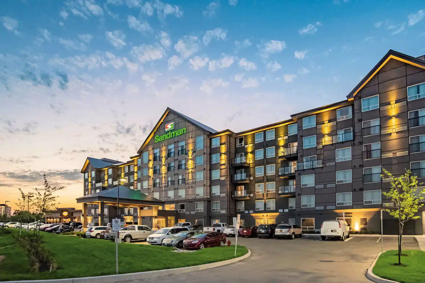 Sandman Hotel Hamilton Aussenansicht