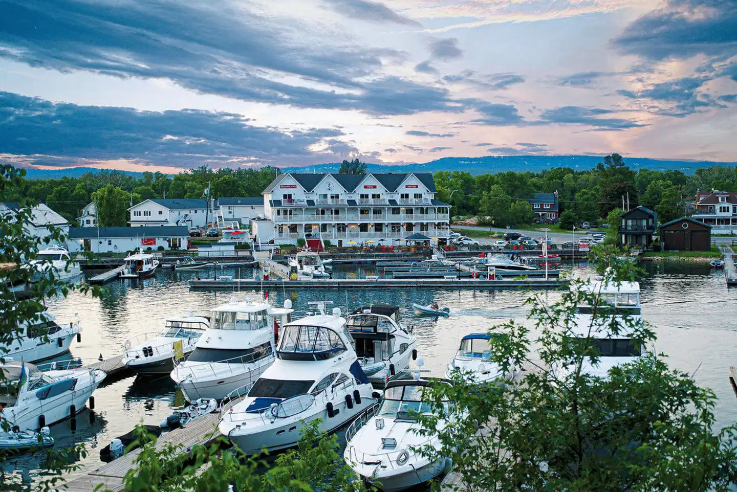 Sportsman's Inn Resort & Marina Aussenansicht