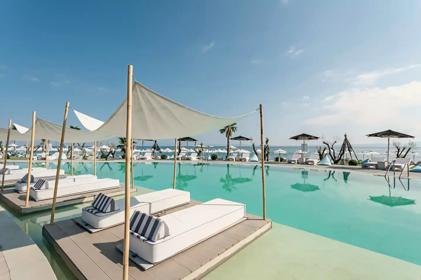 Blue Carpet Luxury Suites Pool