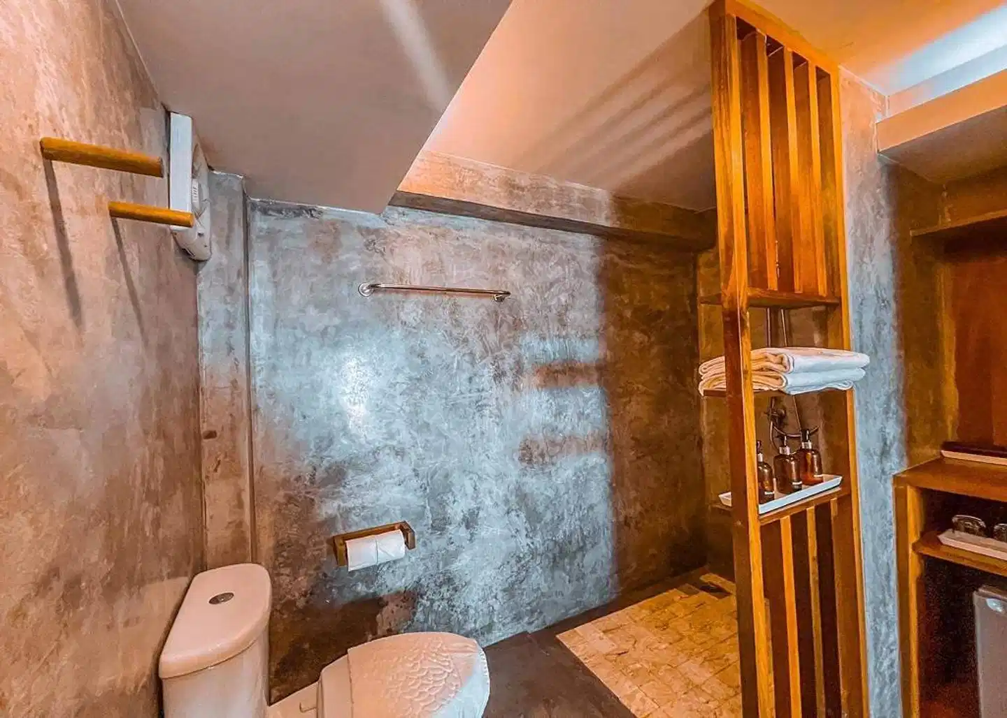 The Parlour Krabi Badezimmer