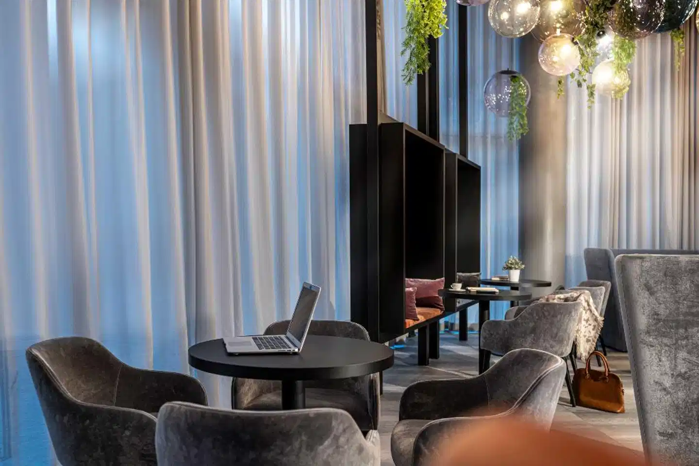 The J44 Lifestyle Hotel Bar