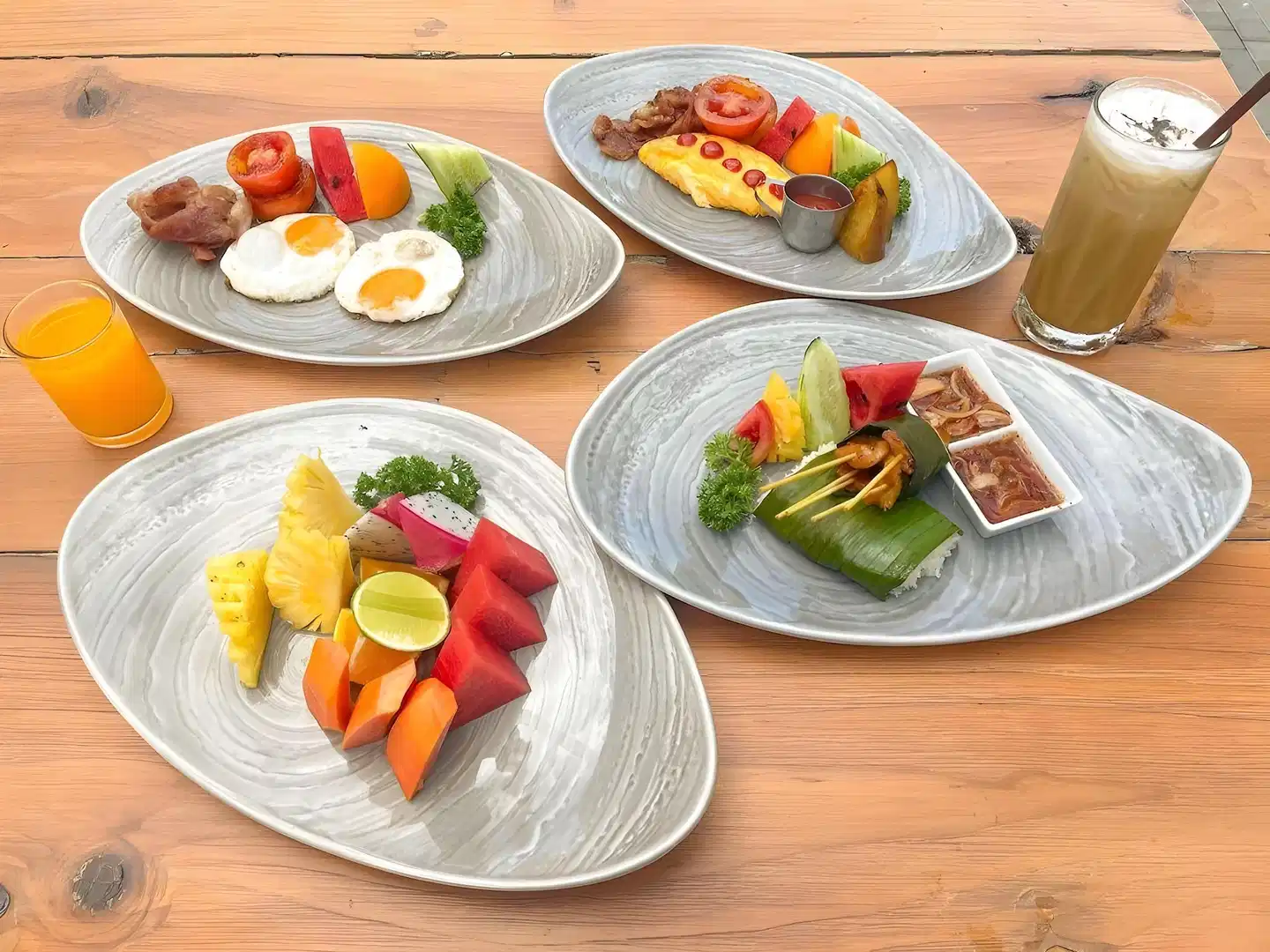 Anona Beachfront Phuket Resort Restaurant