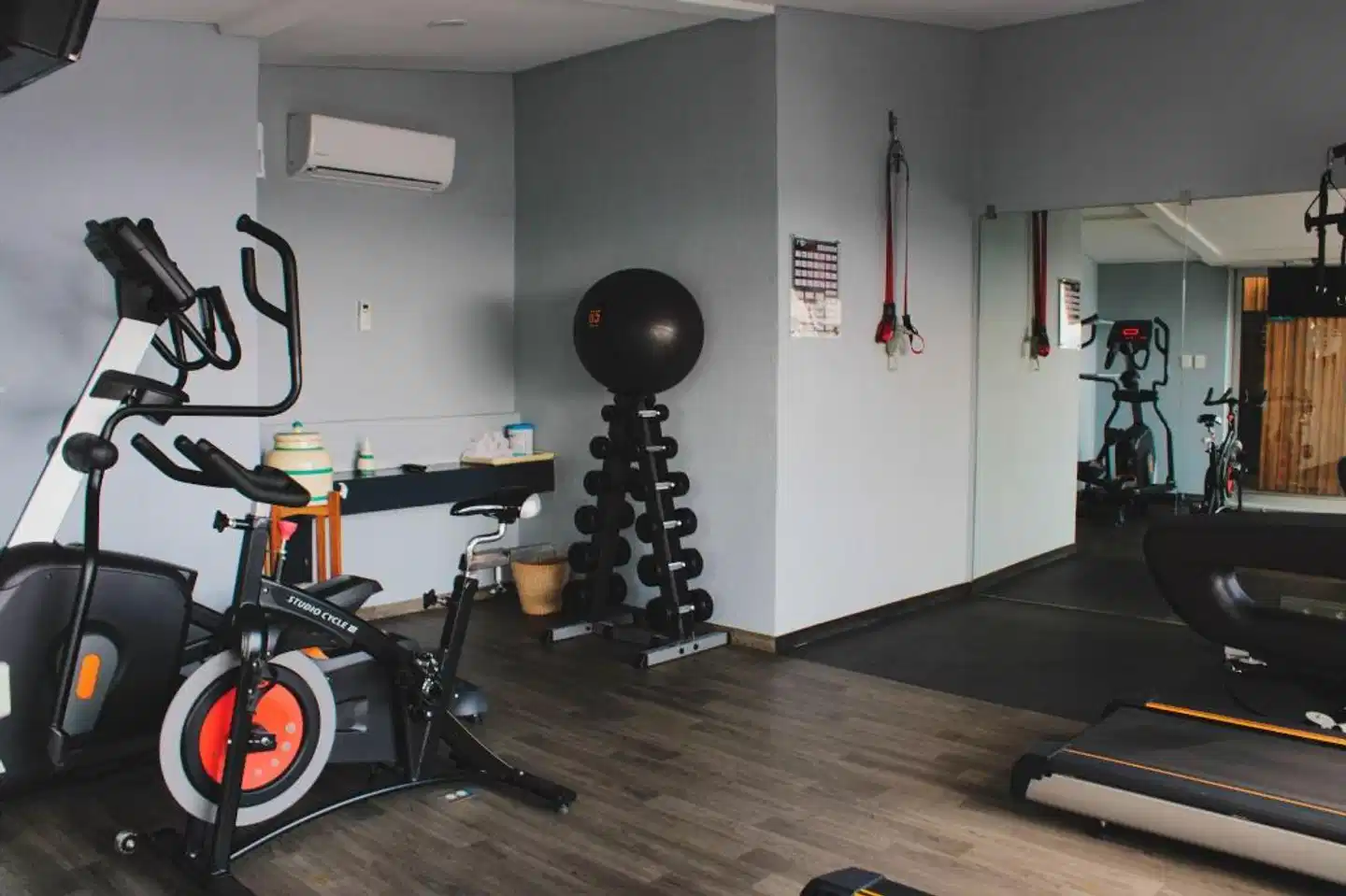 Hotel B Urban Xaman Sport und Entertainment