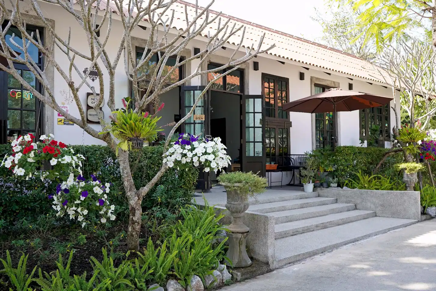 Palin Family Cottage Garten